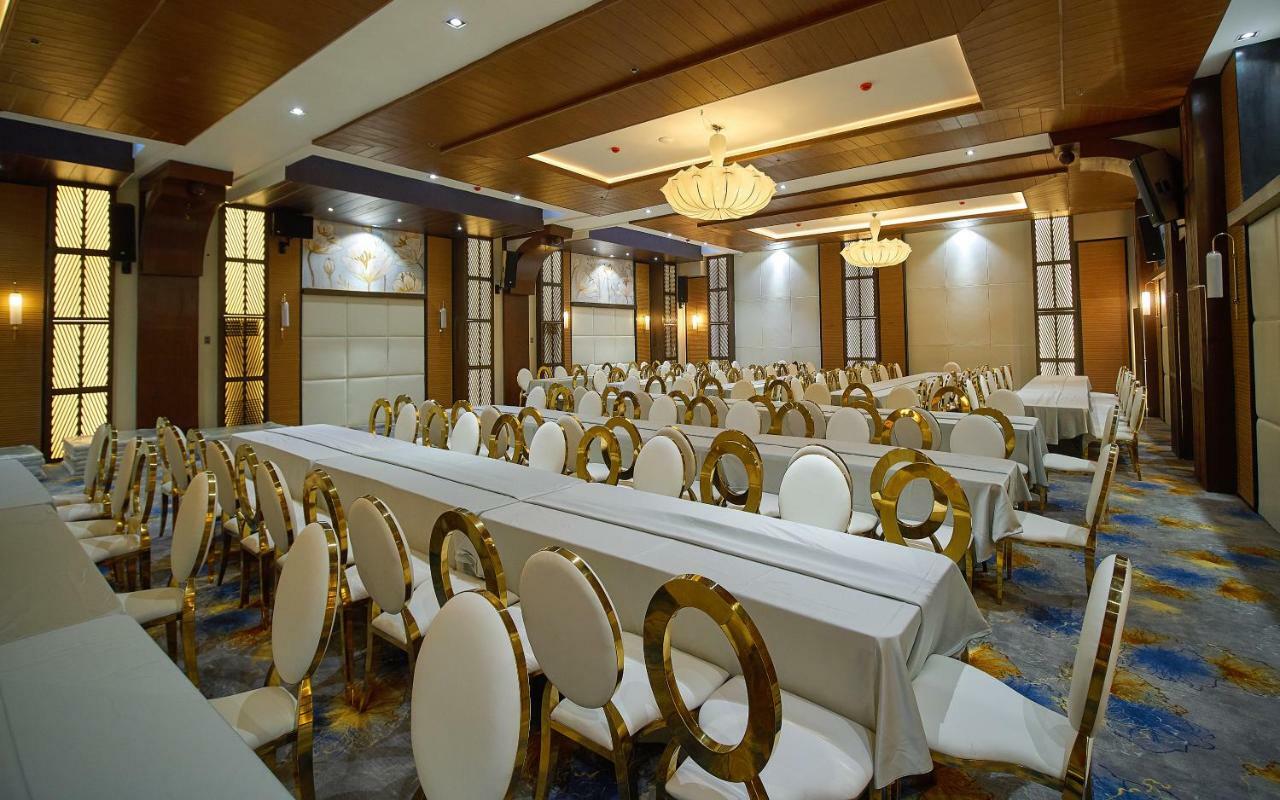 J7 Plaza Hotel Iloilo Esterno foto